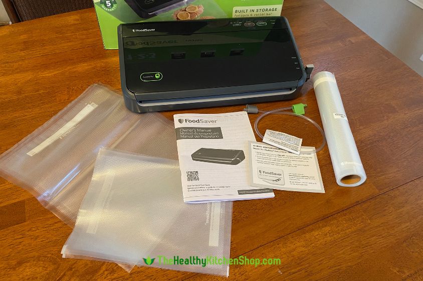 What's included with the FoodSaver FM2100